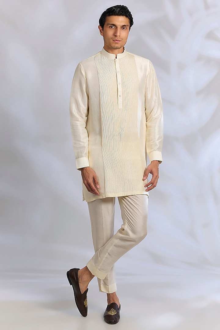 Ivory Raw Silk Bundi Jacket Set by Rohit Gandhi & Rahul Khanna Men at Pernia's Pop Up Shop