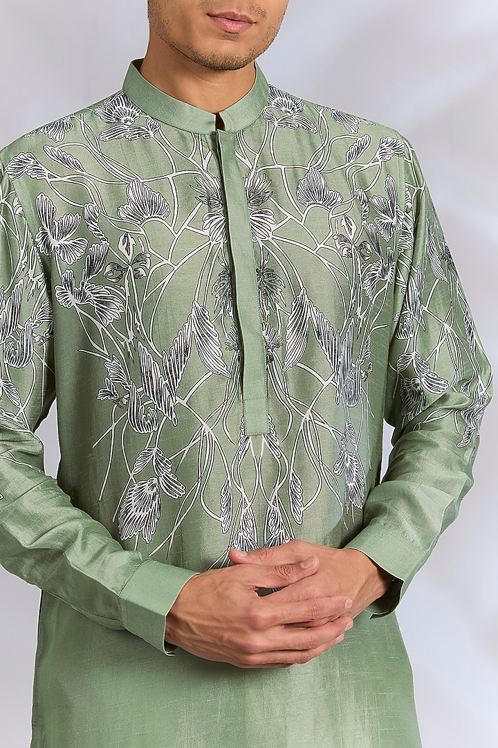 Fern Green Gusseted Cotton Kurta by Rohit Gandhi & Rahul Khanna Men at Pernia's Pop Up Shop