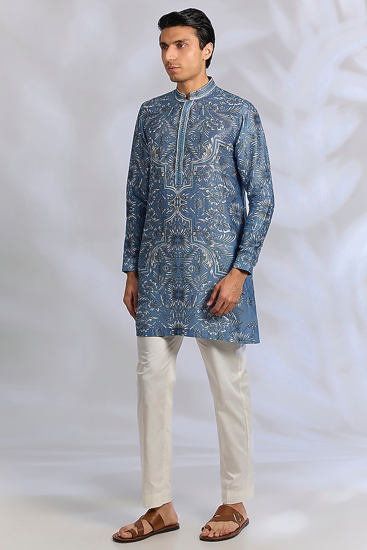 Ice Blue Gusseted Cotton Kurta by Rohit Gandhi & Rahul Khanna Men at Pernia's Pop Up Shop