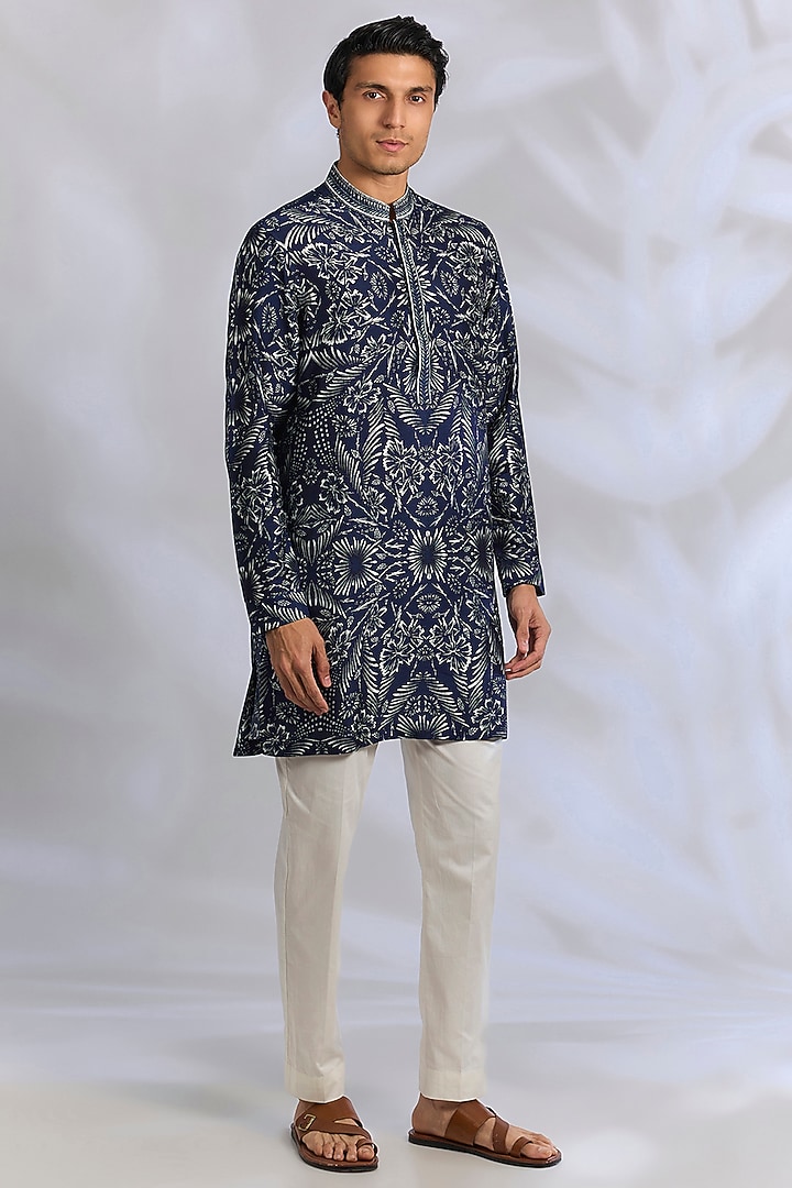 Prussian Blue Gusseted Cotton Kurta by Rohit Gandhi & Rahul Khanna Men at Pernia's Pop Up Shop