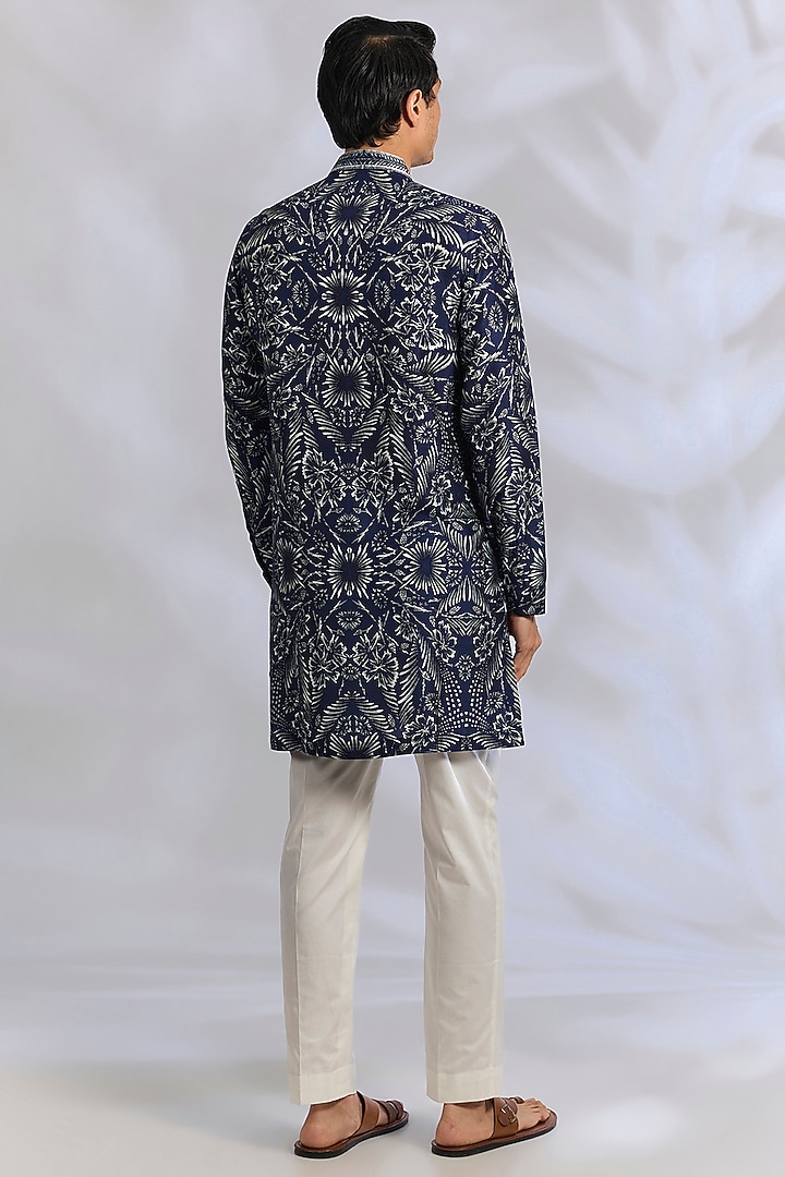 Prussian Blue Gusseted Cotton Kurta by Rohit Gandhi & Rahul Khanna Men at Pernia's Pop Up Shop
