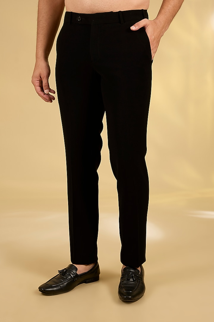 Black Suiting Tuxedo Set by Rohit Gandhi & Rahul Khanna Men at Pernia's Pop Up Shop