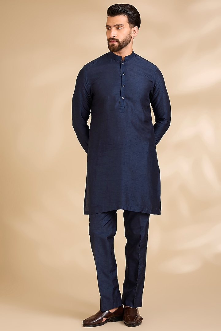 Navy Silk Groom Sherwani Set by Rohit Gandhi & Rahul Khanna Men at Pernia's Pop Up Shop