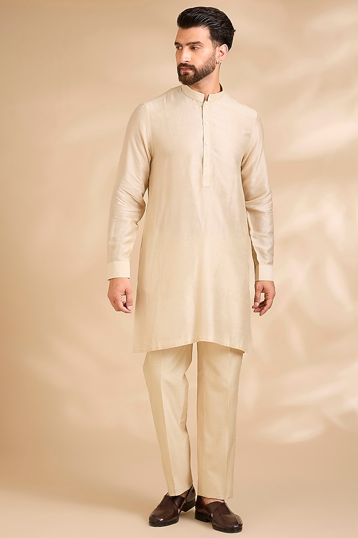 Beige Cream Silk Groom Sherwani Set by Rohit Gandhi & Rahul Khanna Men at Pernia's Pop Up Shop