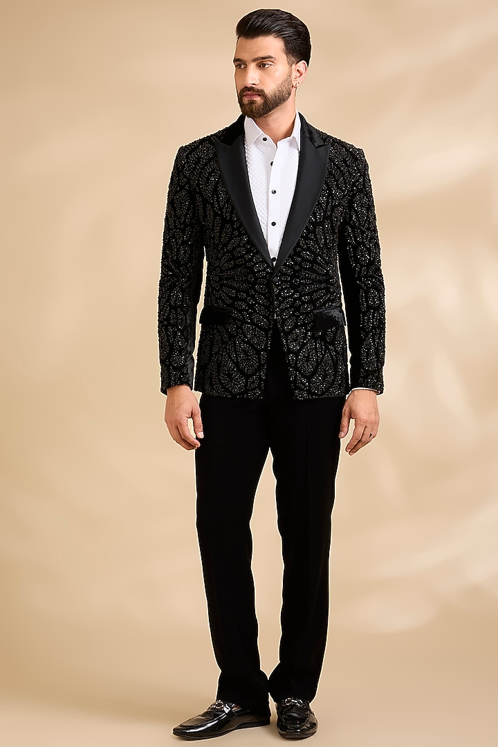 Black Velvet Tuxedo Set by Rohit Gandhi & Rahul Khanna Men at Pernia's Pop Up Shop