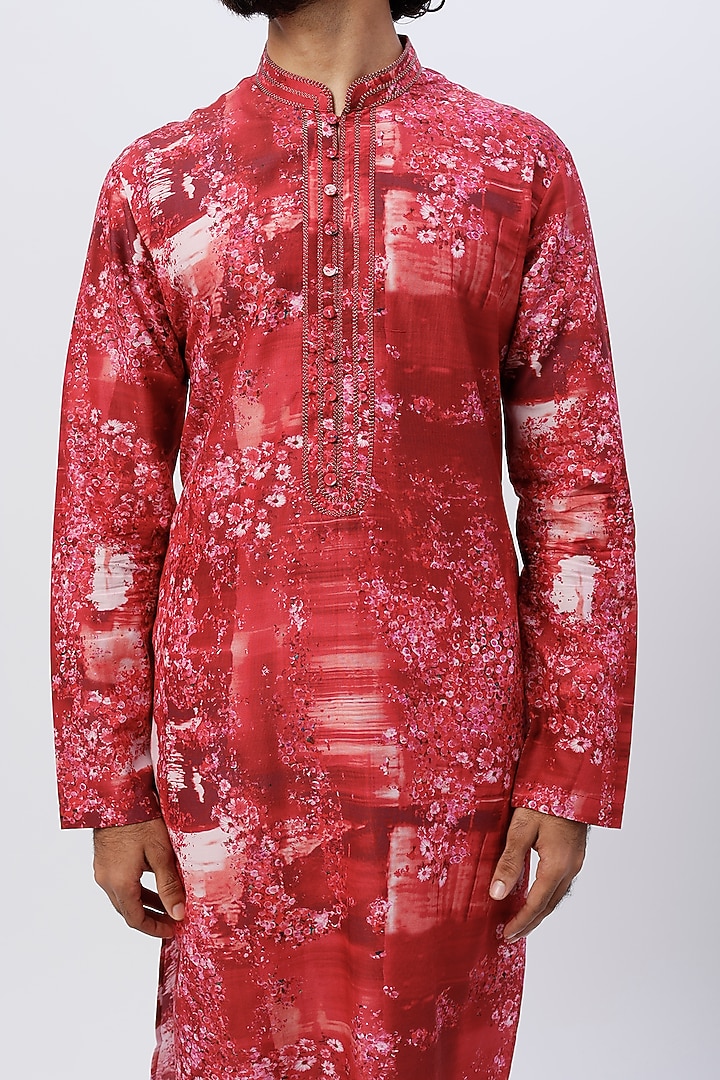 Red Printed Kurta Set by Rohit Gandhi & Rahul Khanna Men at Pernia's Pop Up Shop
