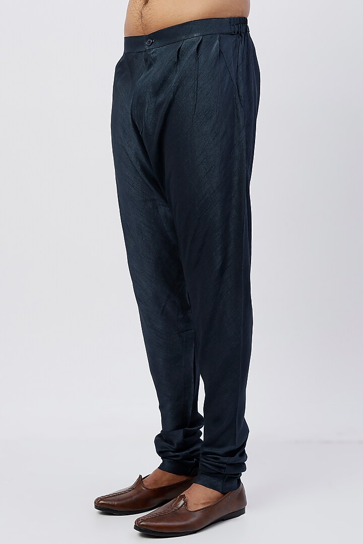 Midnight Blue Gazetted Cotton Embroidered Kurta Set by Rohit Gandhi & Rahul Khanna Men at Pernia's Pop Up Shop