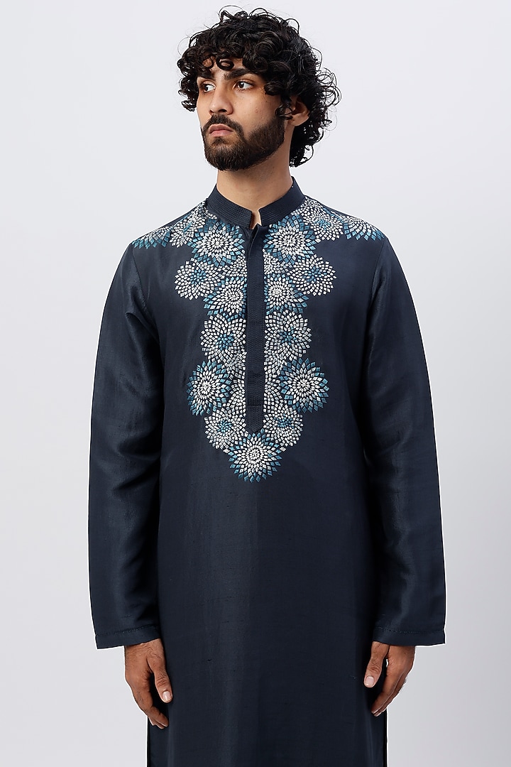 Midnight Blue Gazetted Cotton Embroidered Kurta Set by Rohit Gandhi & Rahul Khanna Men at Pernia's Pop Up Shop