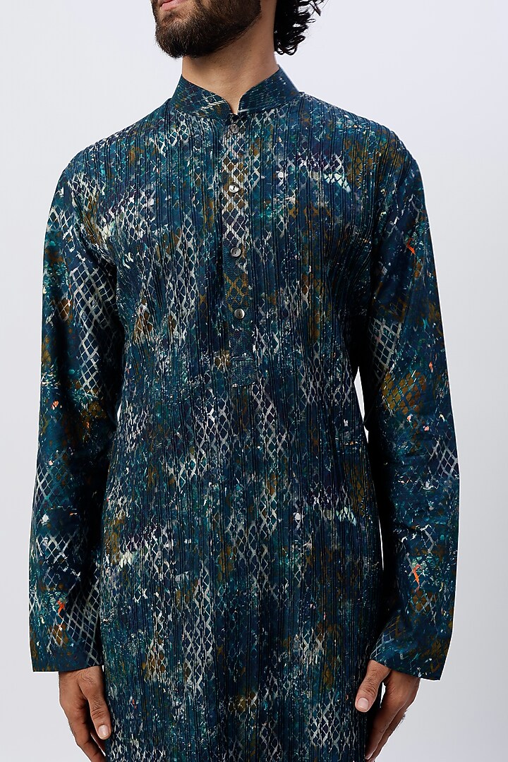 Blue Printed Kurta Set by Rohit Gandhi & Rahul Khanna Men at Pernia's Pop Up Shop