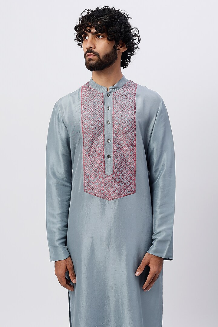 Turquoise Silk Embroidered Handcrafted Kurta Set by Rohit Gandhi & Rahul Khanna Men at Pernia's Pop Up Shop