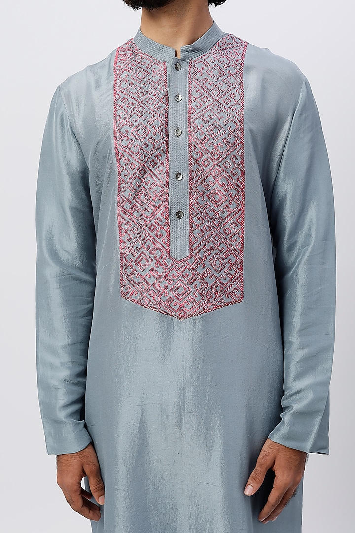 Turquoise Silk Embroidered Handcrafted Kurta Set by Rohit Gandhi & Rahul Khanna Men at Pernia's Pop Up Shop