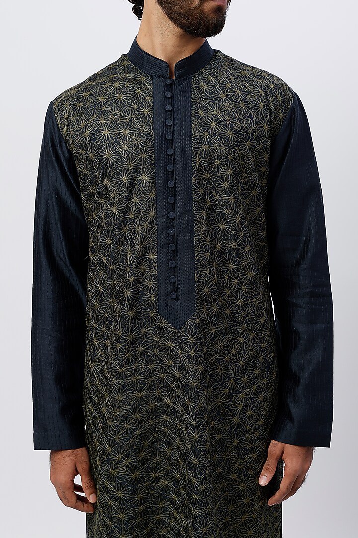 Navy & Green Silk Thread Hand Embroidered Kurta Set by Rohit Gandhi & Rahul Khanna Men at Pernia's Pop Up Shop