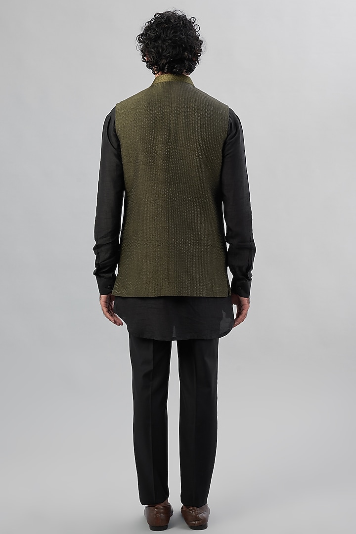 Dark Green Linen Floral Embroidered Bundi Jacket by Rohit Gandhi & Rahul Khanna Men at Pernia's Pop Up Shop