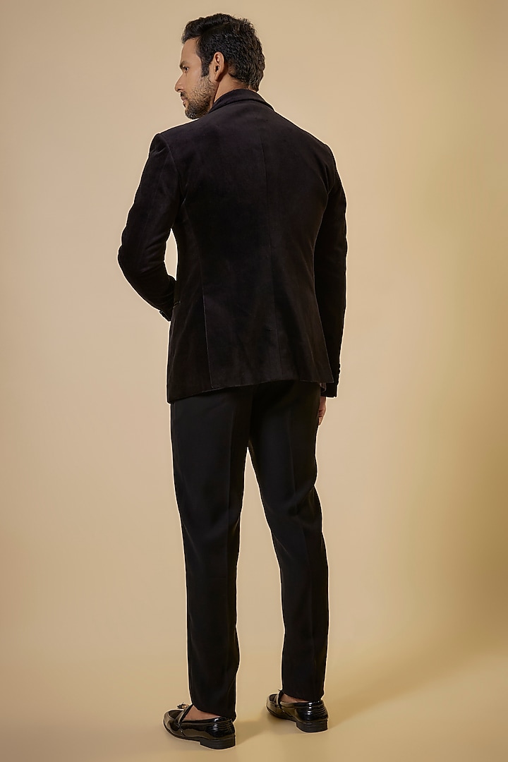 Black Velvet Metallic Cut Bead & Crystal Embroidered Tuxedo Set by Rohit Gandhi & Rahul Khanna Men at Pernia's Pop Up Shop