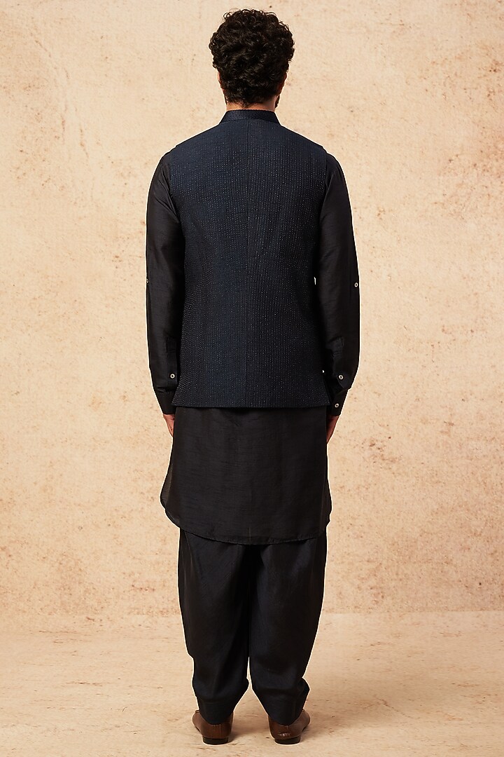 Midnight Blue Linen Embroidered Bundi Jacket by Rohit Gandhi & Rahul Khanna Men at Pernia's Pop Up Shop