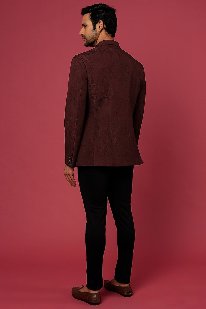 Maroon Linen Embroidered Wedding Bandhgala Jacket by Rohit Gandhi & Rahul Khanna Men at Pernia's Pop Up Shop