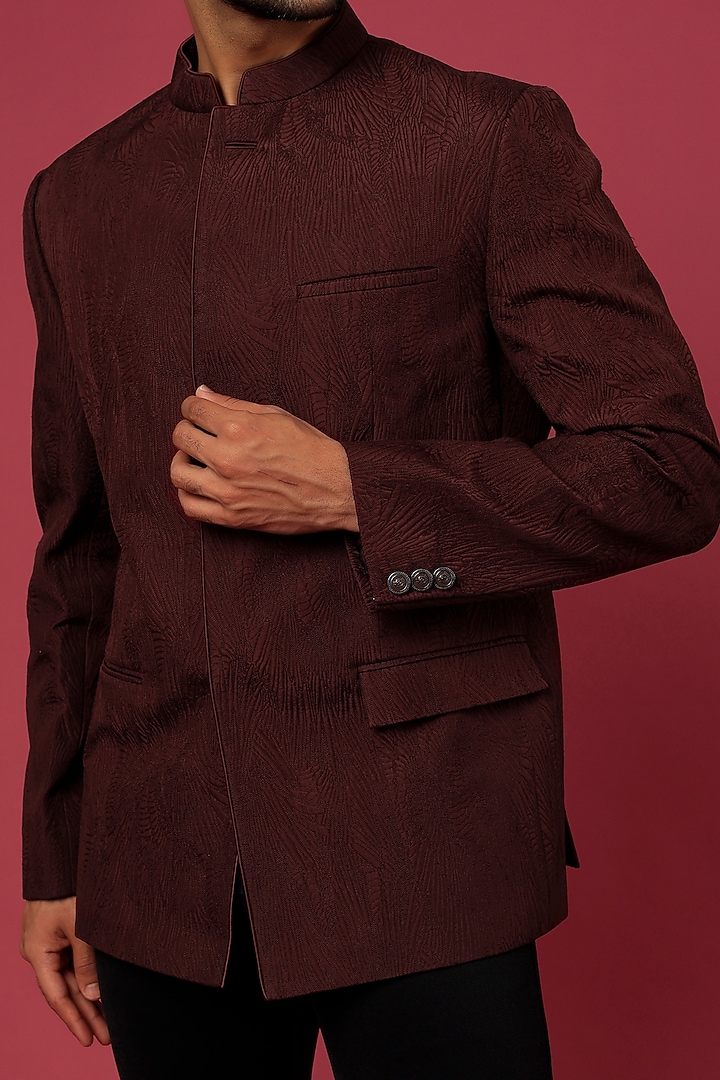 Maroon Linen Embroidered Wedding Bandhgala Jacket by Rohit Gandhi & Rahul Khanna Men at Pernia's Pop Up Shop