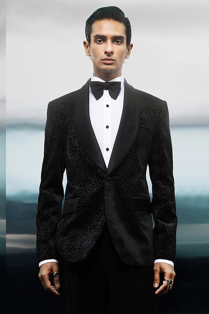 Black Velvet Tuxedo Set by Rohit Gandhi & Rahul Khanna Men at Pernia's Pop Up Shop