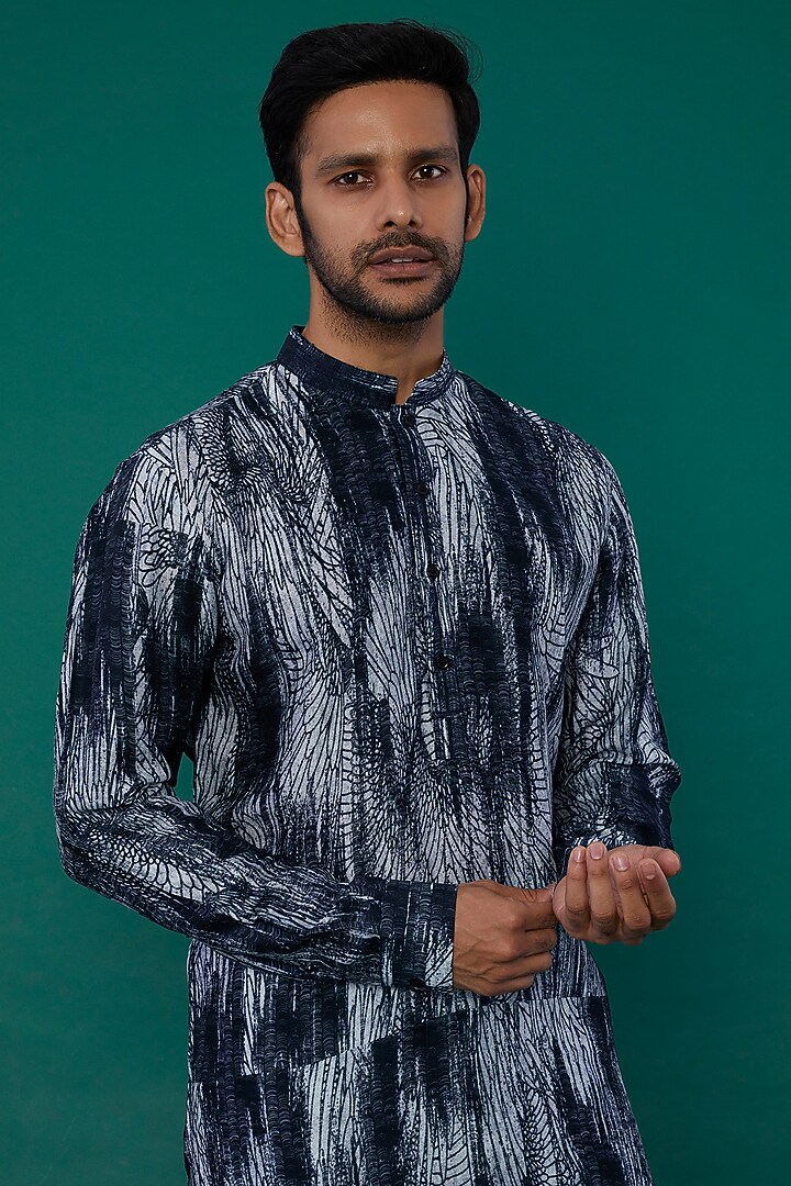 Blue Printed Kurta by Rohit Gandhi & Rahul Khanna Men at Pernia's Pop Up Shop