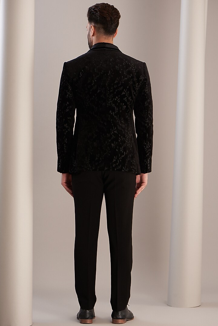 Black Silk Velvet Embellished Tuxedo Set by Rohit Gandhi & Rahul Khanna Men at Pernia's Pop Up Shop