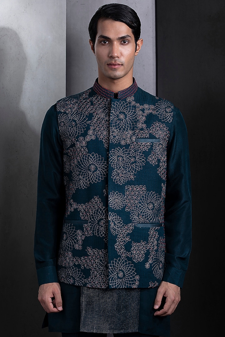 Bottle Green Cotton Embroidered Nehru Jacket Set by Rohit Gandhi & Rahul Khanna Men at Pernia's Pop Up Shop