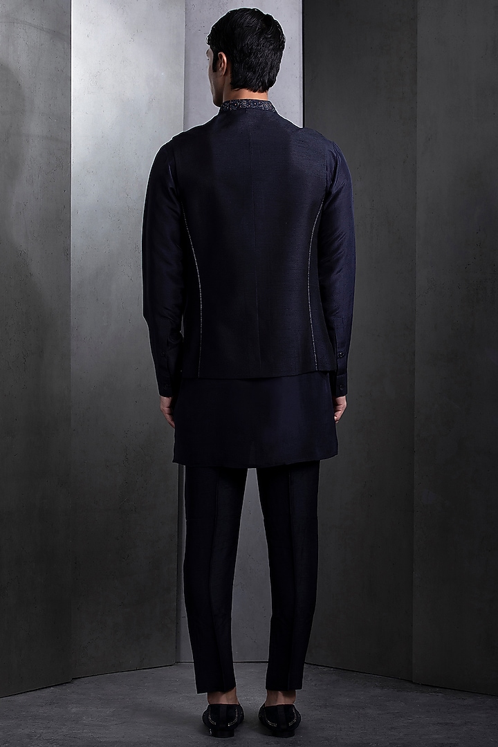 Navy Blue Silk Resham Embroidered Nehru Jacket Set by Rohit Gandhi & Rahul Khanna Men at Pernia's Pop Up Shop