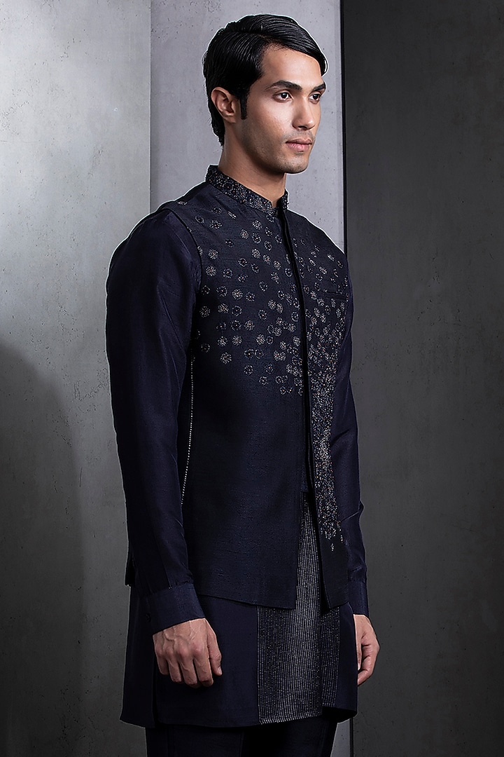 Navy Blue Silk Resham Embroidered Nehru Jacket Set by Rohit Gandhi & Rahul Khanna Men at Pernia's Pop Up Shop