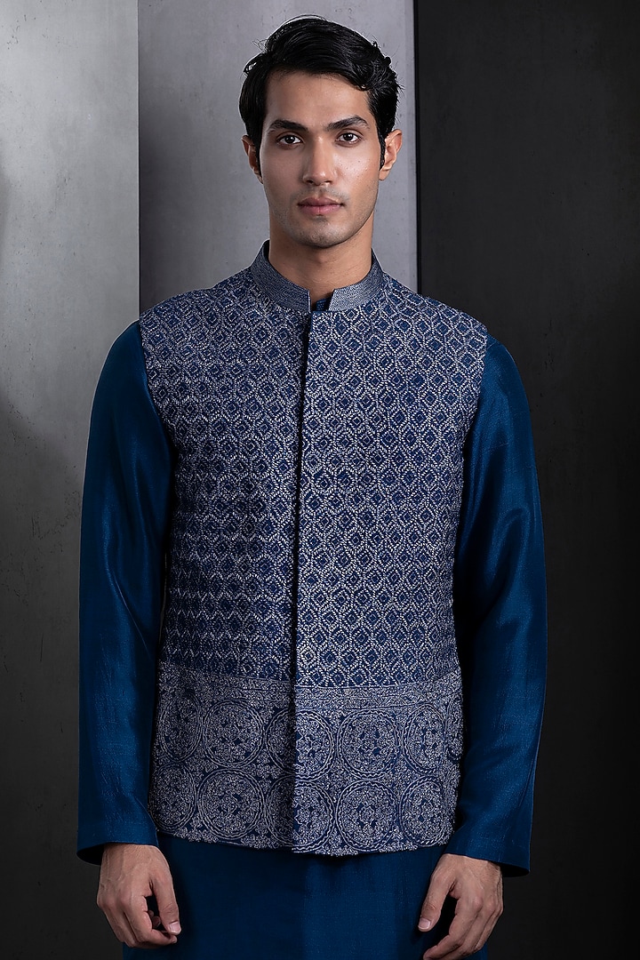 Galaxy Blue Silk Embroidered Nehru Jacket Set by Rohit Gandhi & Rahul Khanna Men at Pernia's Pop Up Shop