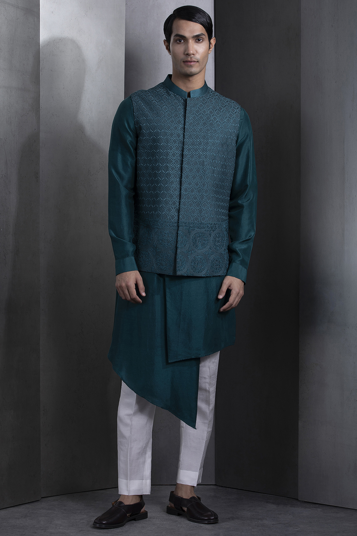 Bottle Green Silk Embroidered Nehru Jacket Set by Rohit Gandhi & Rahul Khanna Men at Pernia's Pop Up Shop