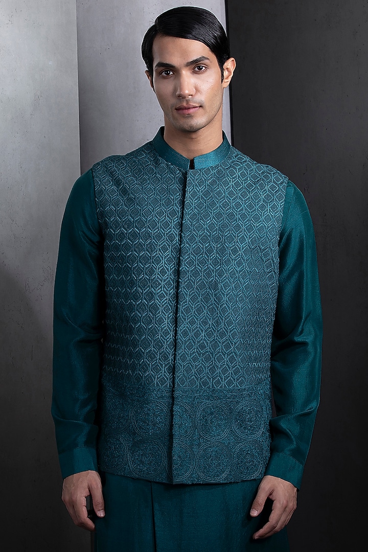 Bottle Green Silk Embroidered Nehru Jacket Set by Rohit Gandhi & Rahul Khanna Men at Pernia's Pop Up Shop