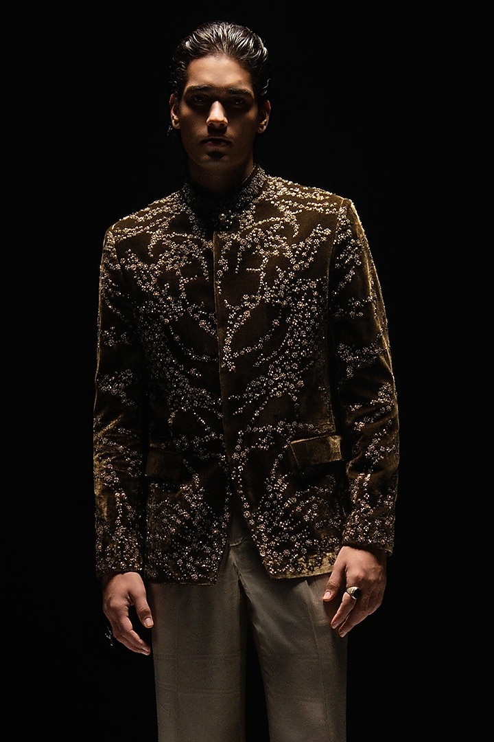 Dark Moss Silk Velvet Embellished Groom Bandhgala Set by Rohit Gandhi & Rahul Khanna Men at Pernia's Pop Up Shop