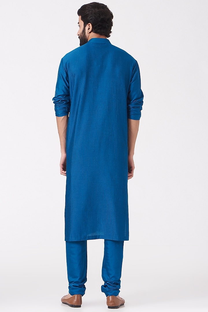 Blue Cotton Pintucked Kurta Set by Rohit Gandhi & Rahul Khanna Men at Pernia's Pop Up Shop