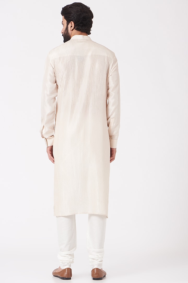 Beige Pintucked Kurta Set by Rohit Gandhi & Rahul Khanna Men at Pernia's Pop Up Shop