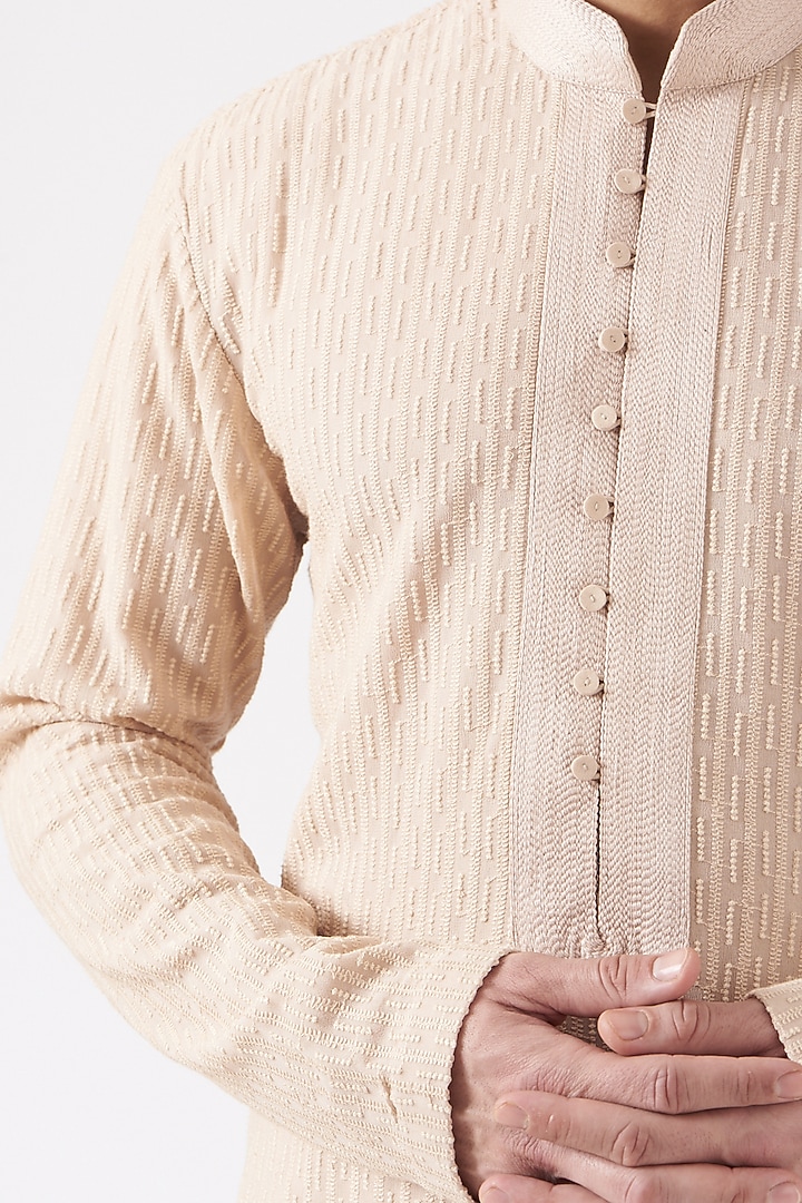 Peach Katan Chikankari Embroidered Kurta Set by Rohit Gandhi & Rahul Khanna Men at Pernia's Pop Up Shop