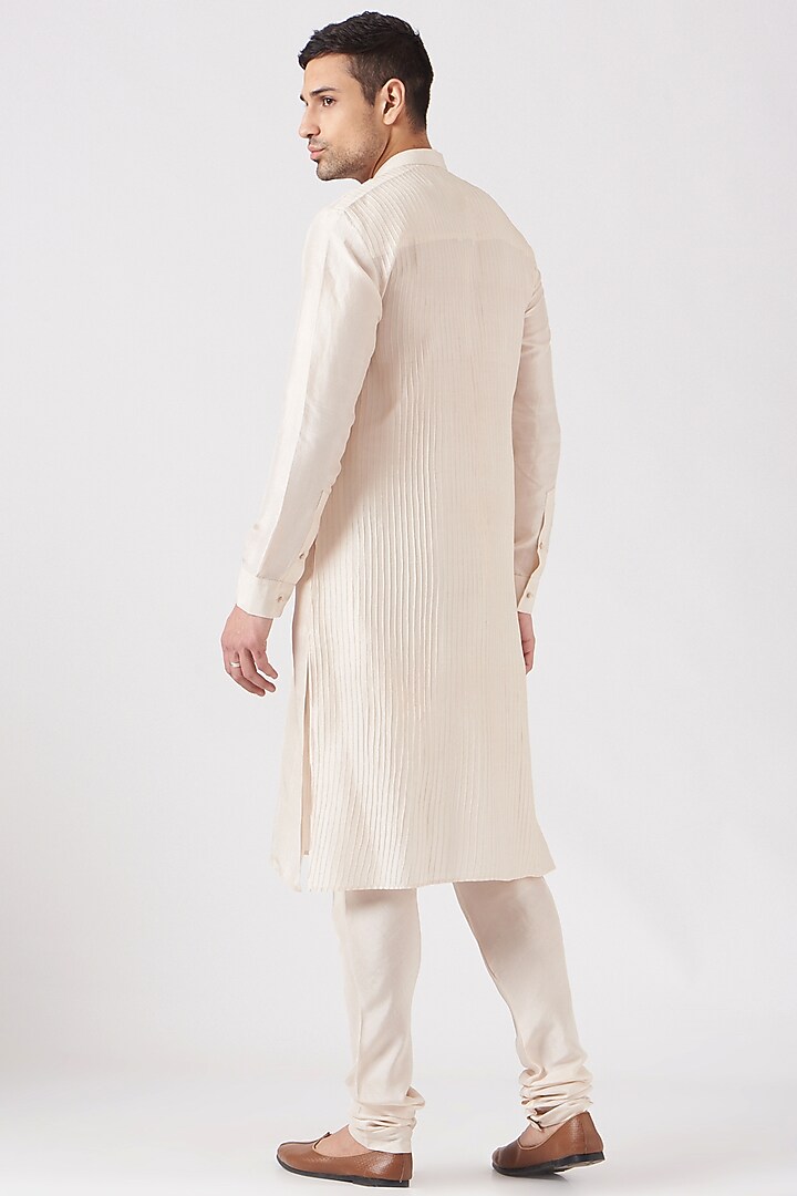 Beige Thread Embroidered Kurta Set by Rohit Gandhi & Rahul Khanna Men at Pernia's Pop Up Shop