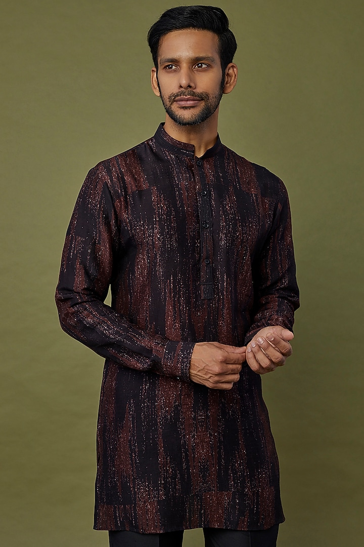 Maroon Viscose Dupion Kurta by Rohit Gandhi & Rahul Khanna Men at Pernia's Pop Up Shop
