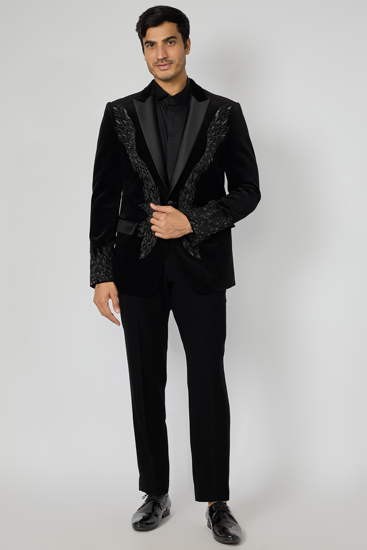 Black Velvet Embellished Tuxedo set by Rohit Gandhi & Rahul Khanna Men at Pernia's Pop Up Shop