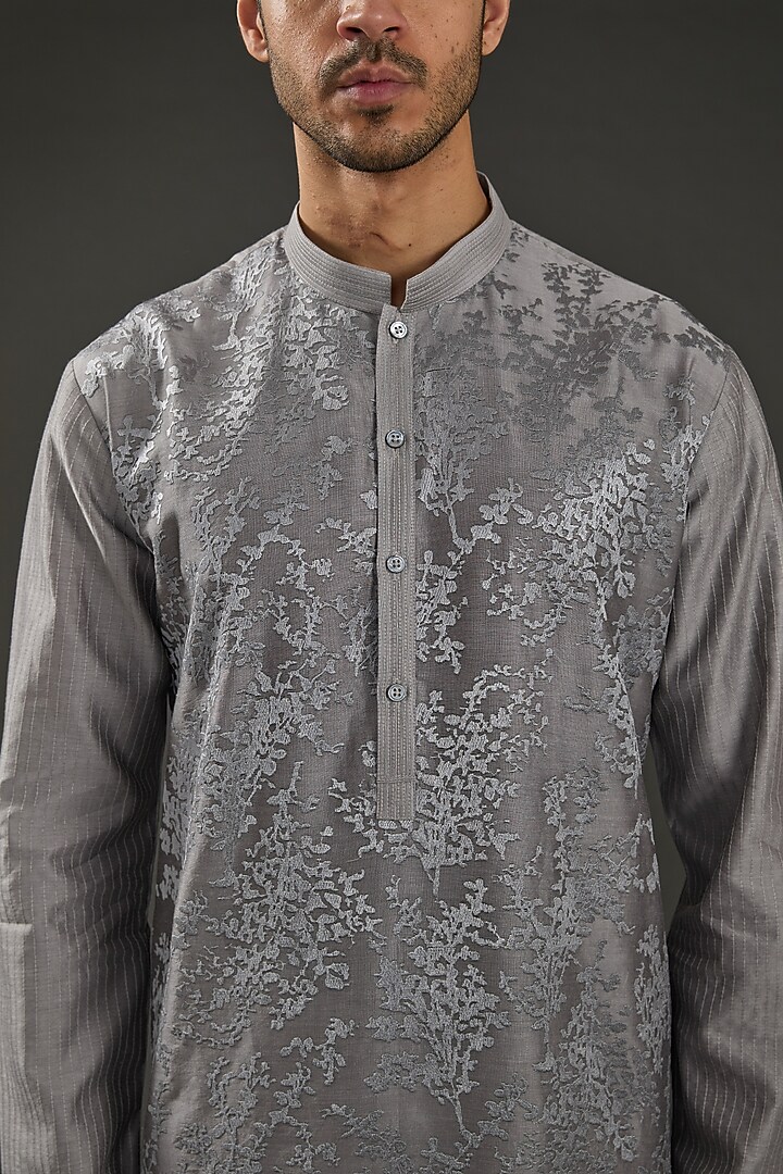 Steel Grey Cotton Silk Thread Embroidered Kurta Set by Rohit Gandhi & Rahul Khanna Men at Pernia's Pop Up Shop