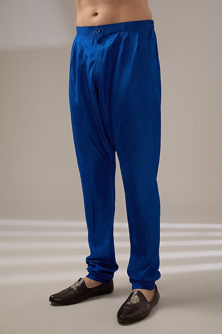 Cobalt Blue Silk Kurta Set by Rohit Gandhi & Rahul Khanna Men at Pernia's Pop Up Shop