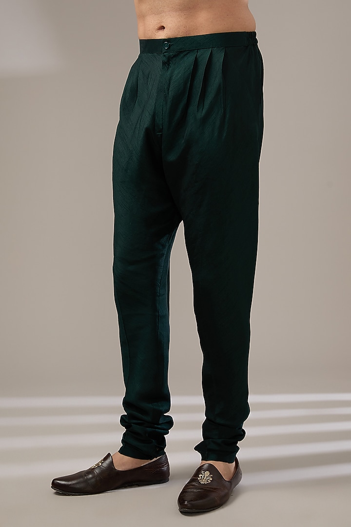 Emerald Silk Kurta Set by Rohit Gandhi & Rahul Khanna Men at Pernia's Pop Up Shop