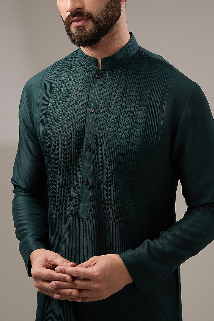 Emerald Silk Kurta Set by Rohit Gandhi & Rahul Khanna Men at Pernia's Pop Up Shop