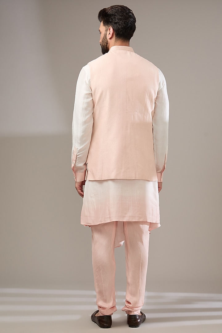 Cloud Pink Silk Embroidered Bundi Jacket Set by Rohit Gandhi & Rahul Khanna Men at Pernia's Pop Up Shop