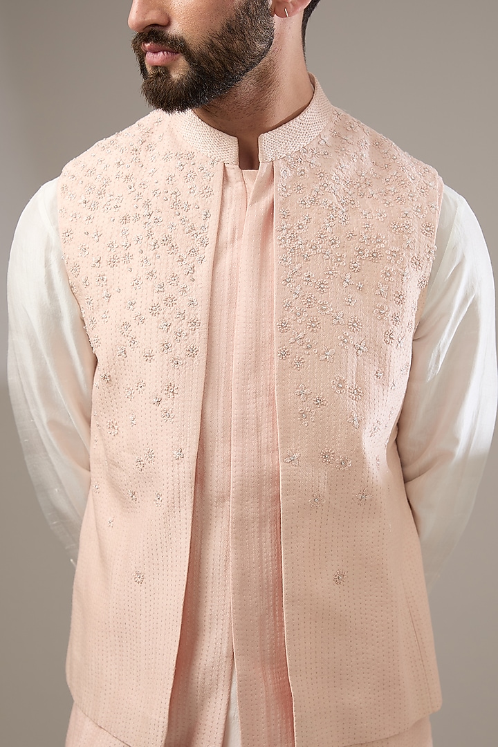 Cloud Pink Silk Embroidered Bundi Jacket Set by Rohit Gandhi & Rahul Khanna Men at Pernia's Pop Up Shop