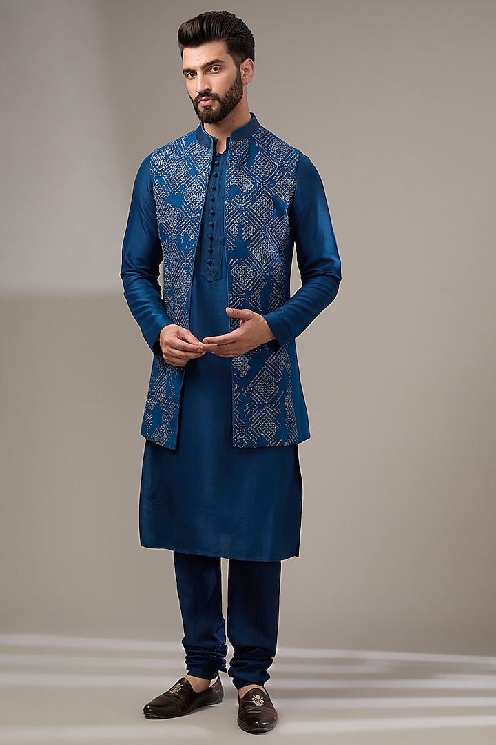 Galaxy Blue Silk Embroidered Bundi Jacket Set by Rohit Gandhi & Rahul Khanna Men