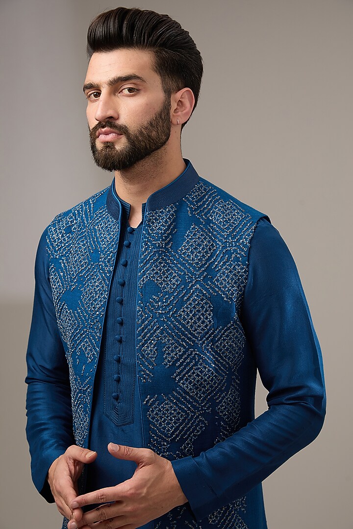 Galaxy Blue Silk Embroidered Bundi Jacket Set by Rohit Gandhi & Rahul Khanna Men at Pernia's Pop Up Shop