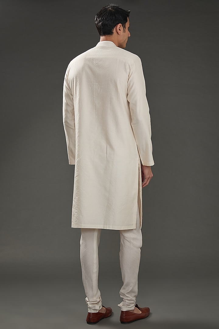 Peach Cotton Silk Embroidered Kurta Set by Rohit Gandhi & Rahul Khanna Men at Pernia's Pop Up Shop
