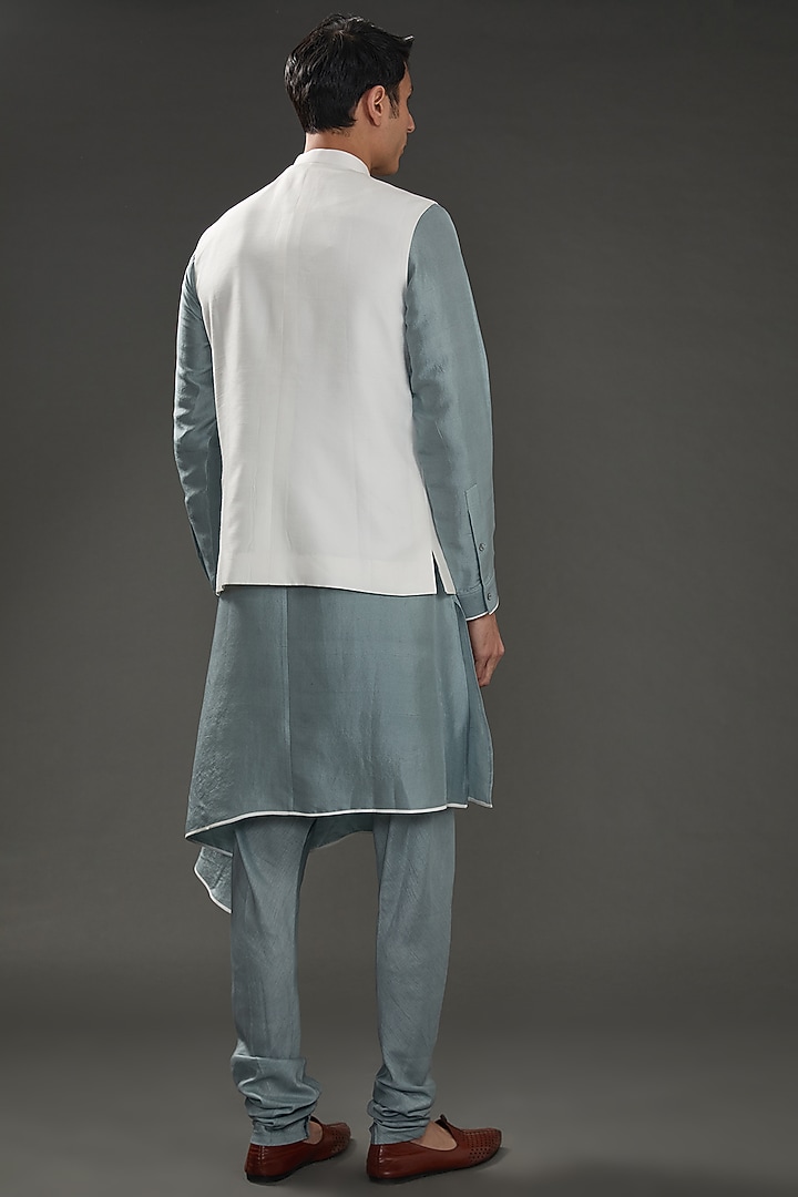 Ivory Matka Silk Embroidered Bundi Jacket Set by Rohit Gandhi & Rahul Khanna Men at Pernia's Pop Up Shop