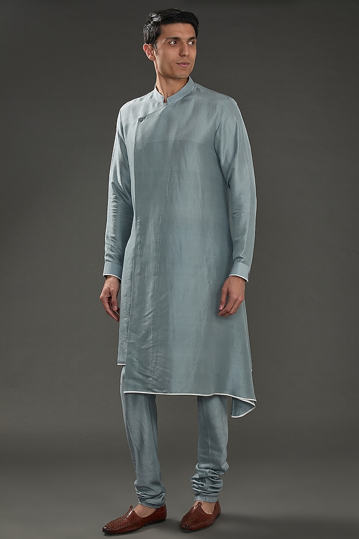 Ivory Matka Silk Embroidered Bundi Jacket Set by Rohit Gandhi & Rahul Khanna Men at Pernia's Pop Up Shop