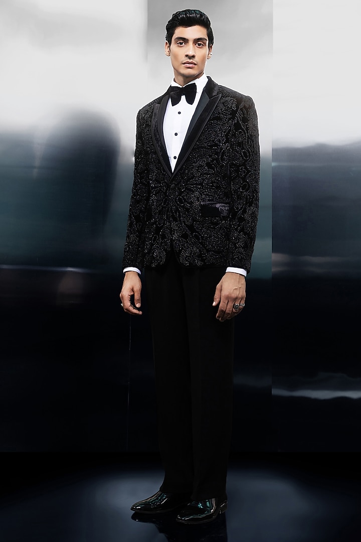 Black Velvet Embellished Tuxedo Set by Rohit Gandhi & Rahul Khanna Men at Pernia's Pop Up Shop