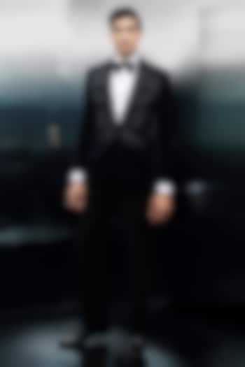 Black Velvet Tuxedo Set by Rohit Gandhi & Rahul Khanna Men at Pernia's Pop Up Shop